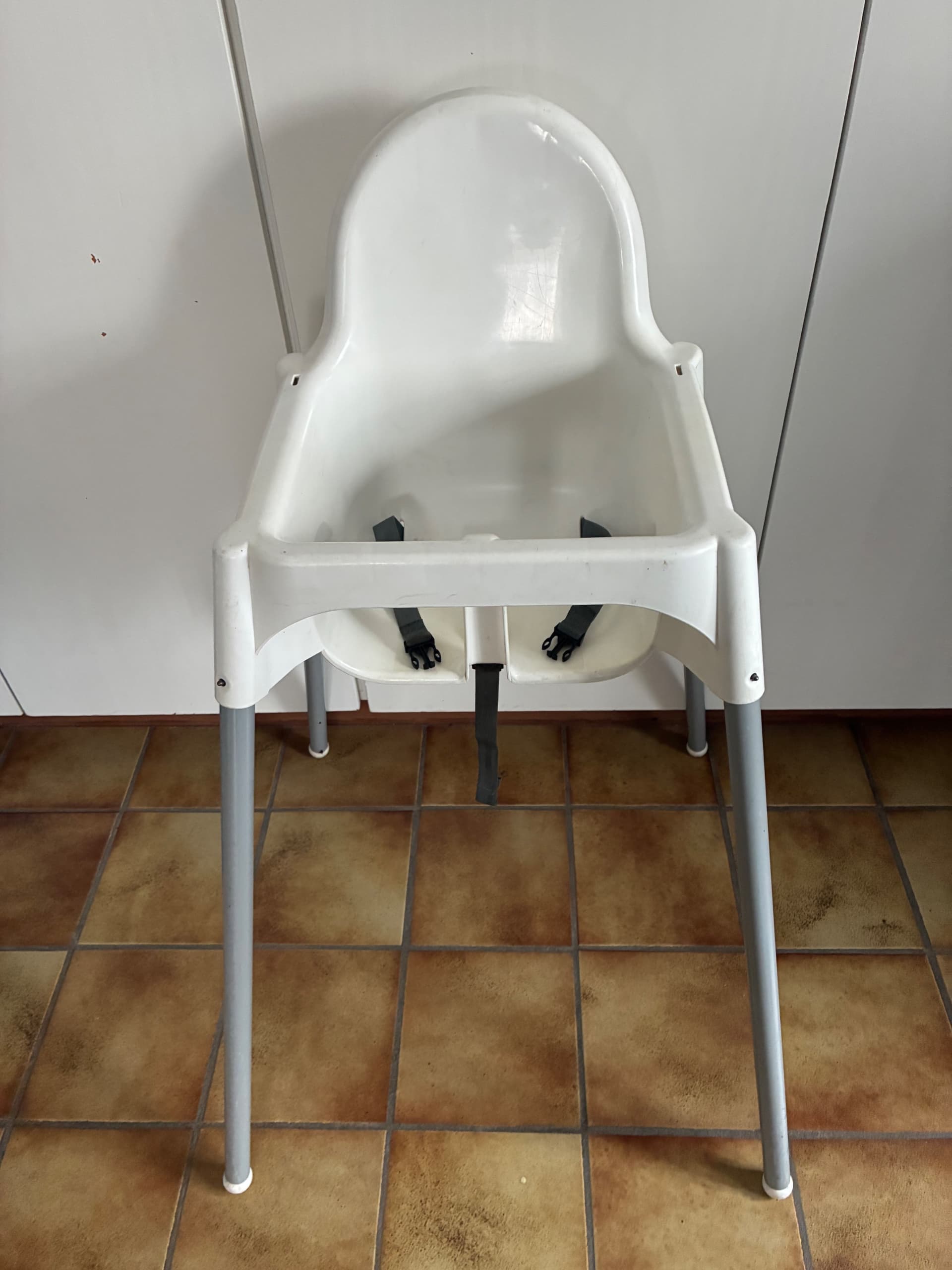 ANTILOP kinderstoel met veiligheidsriempje, wit/wit